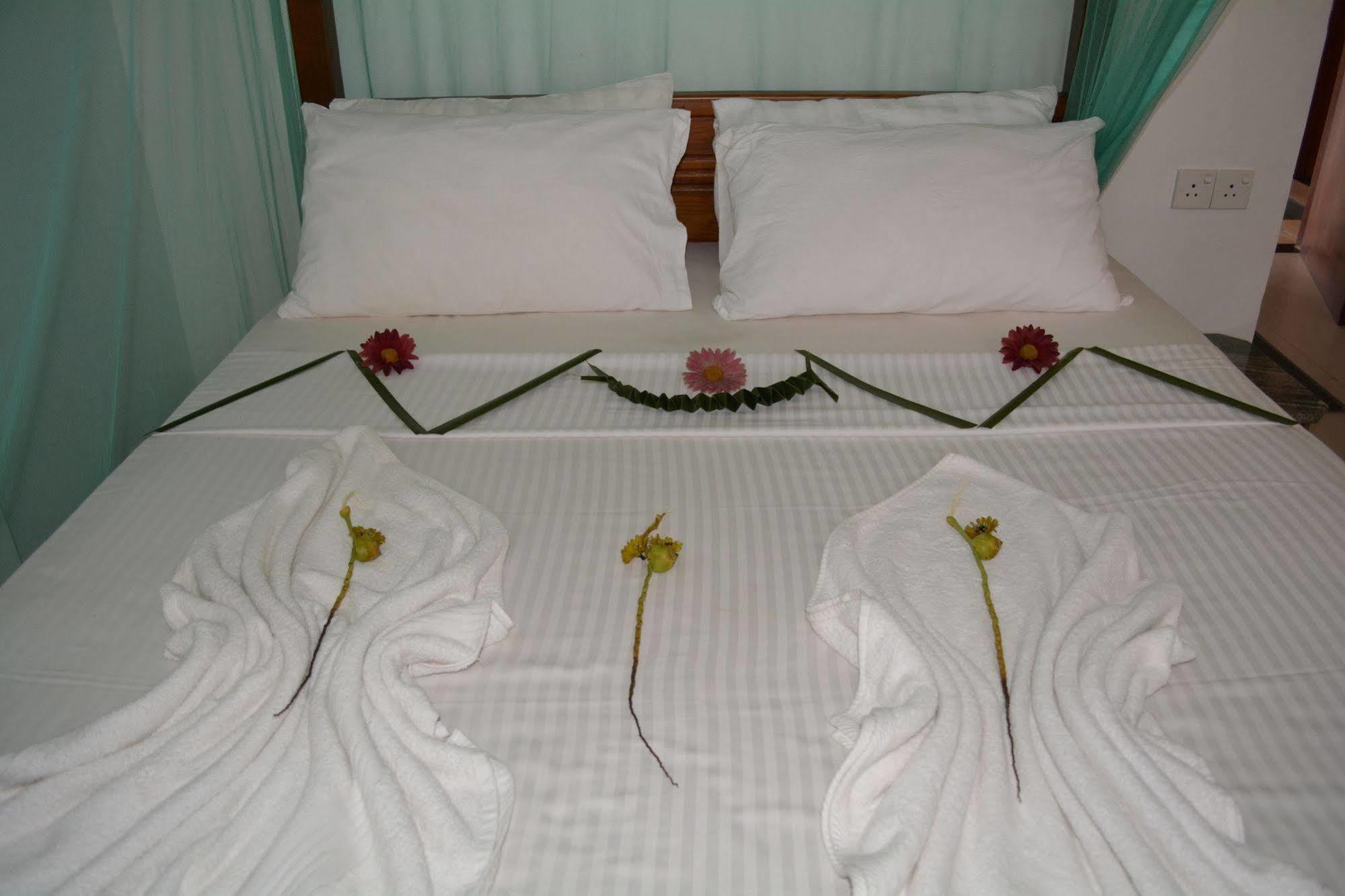 אהנגאמה Sayurima Beach Hotel מראה חיצוני תמונה