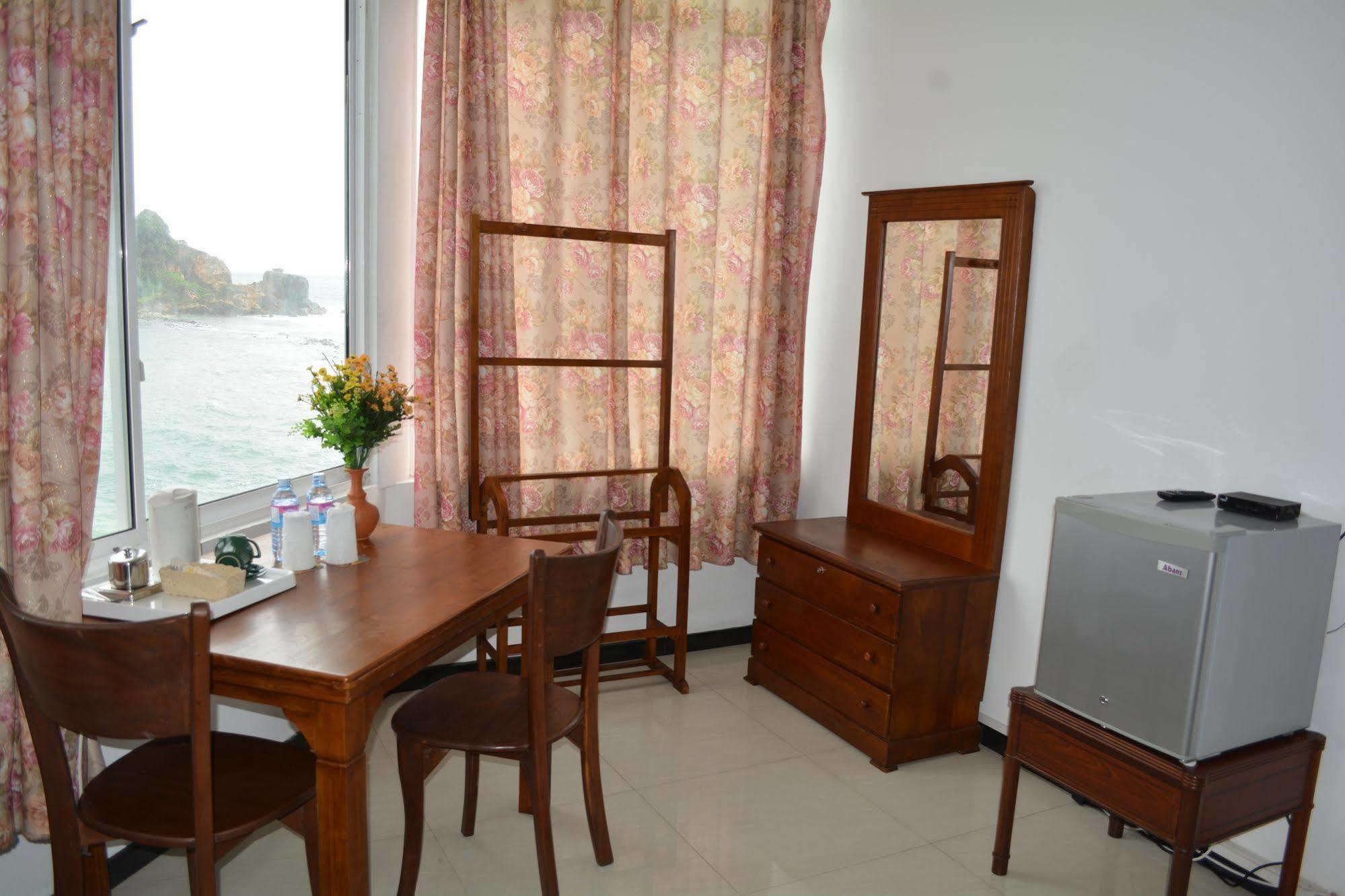 אהנגאמה Sayurima Beach Hotel מראה חיצוני תמונה