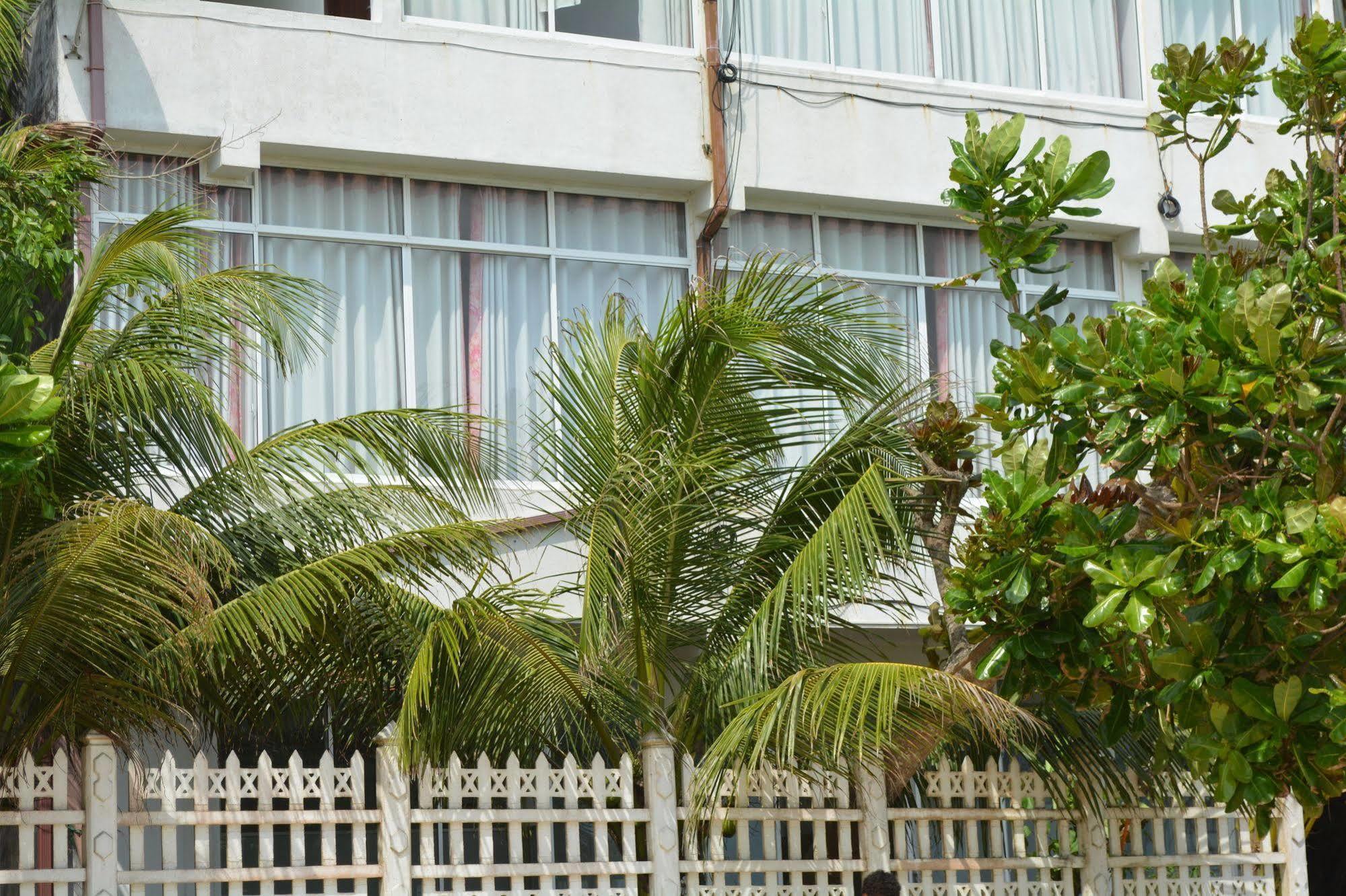 אהנגאמה Sayurima Beach Hotel מראה חיצוני תמונה